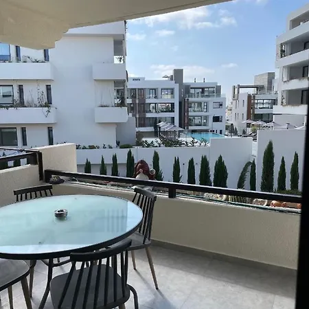 1St Class, Pool View, Apartment, Paphos Exterior photo
